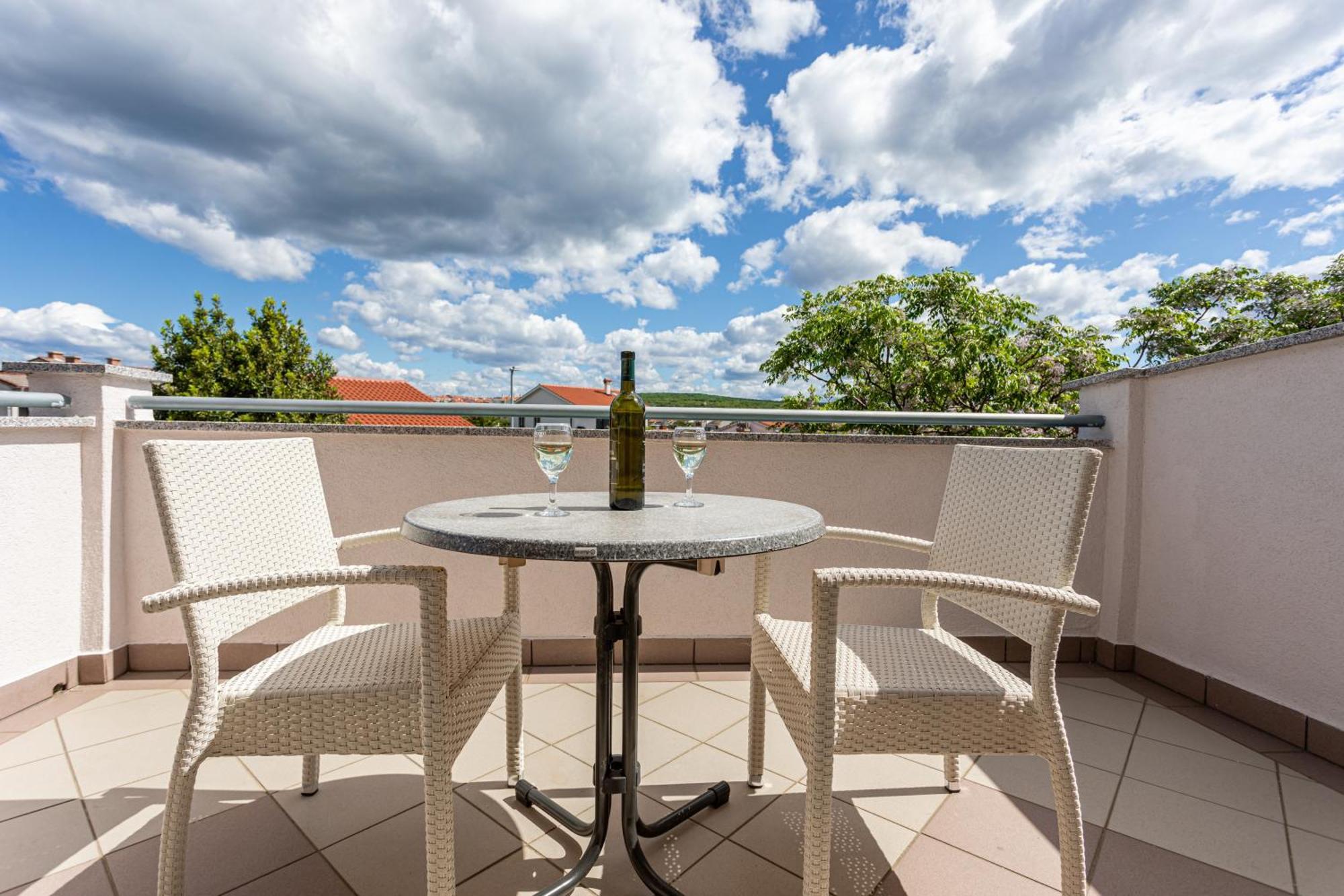 B&B Villa Ana Krk Town Bagian luar foto