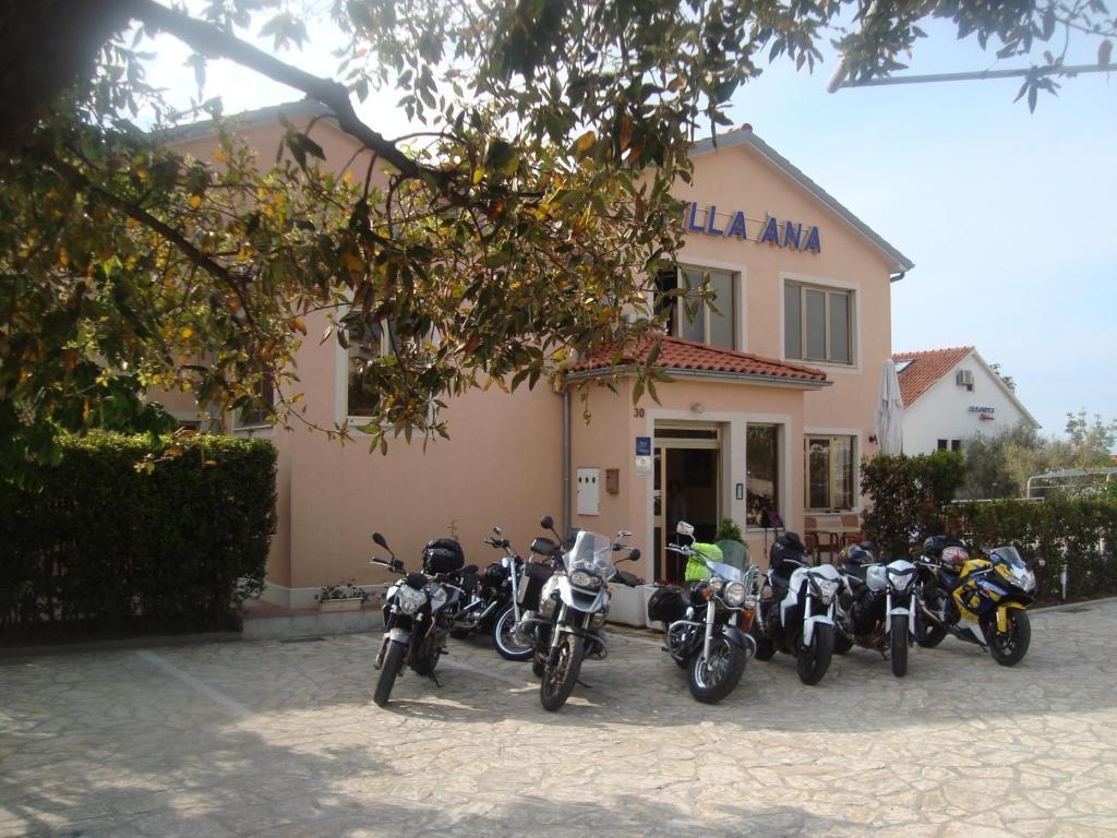 B&B Villa Ana Krk Town Bagian luar foto