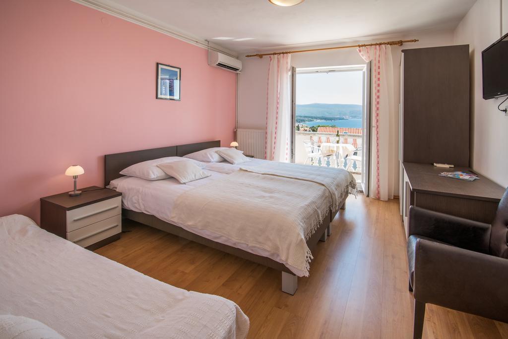 B&B Villa Ana Krk Town Bagian luar foto