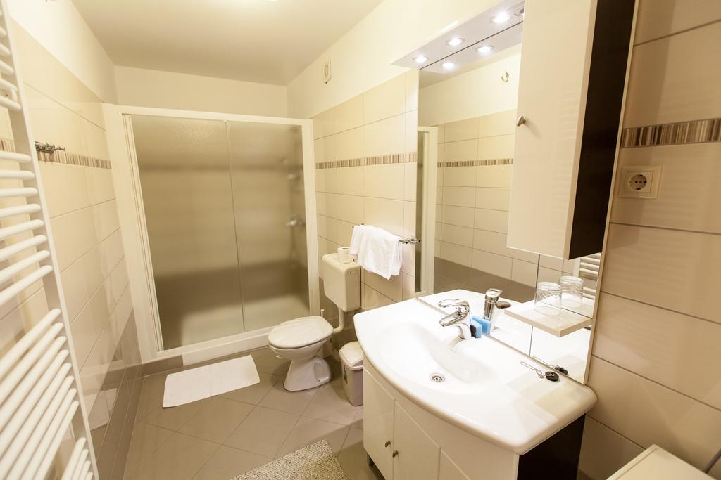 B&B Villa Ana Krk Town Bagian luar foto