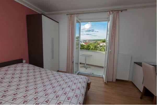 B&B Villa Ana Krk Town Bagian luar foto