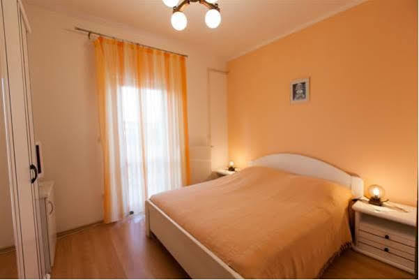 B&B Villa Ana Krk Town Bagian luar foto