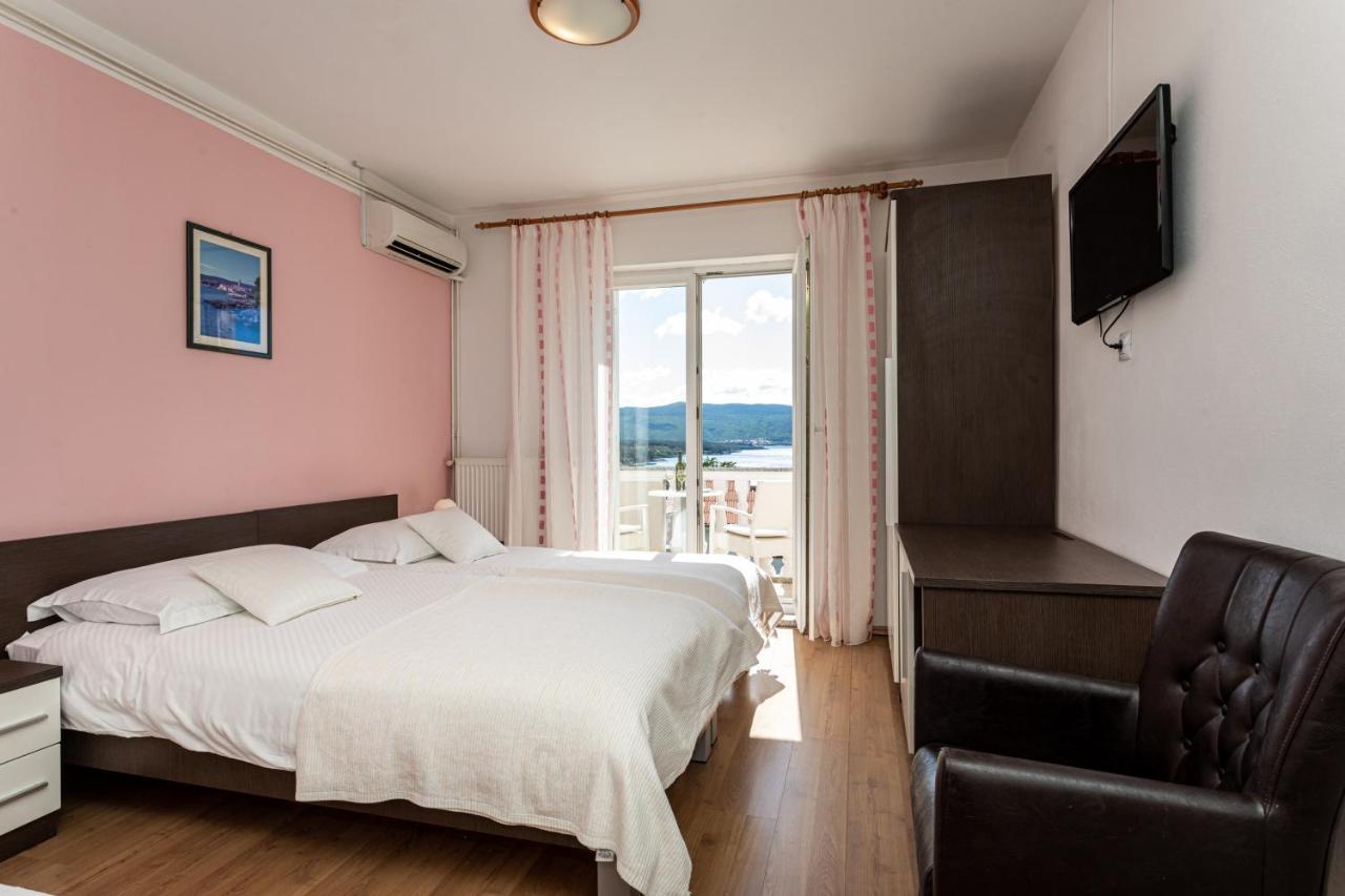 B&B Villa Ana Krk Town Bagian luar foto